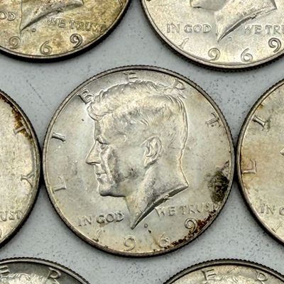 LOT 173: Kennedy Half Dollar Coins (10) 1968, 1969 - 40% Silver
