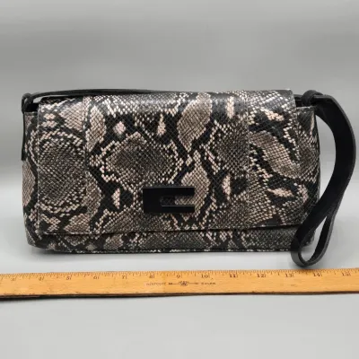LOT 141: High Fashion Shoulder Bag Made in Canada