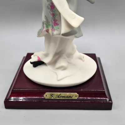 LOT 123: Vintage Giuseppe Armani Porcelain Figurine