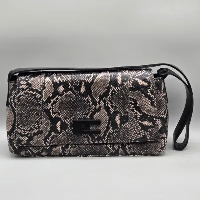 LOT 141: High Fashion Shoulder Bag Made in Canada
