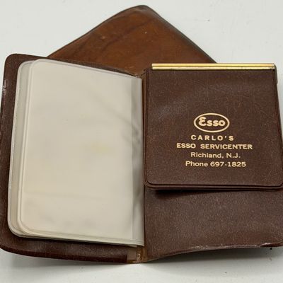 LOT 86: Men's Lot - Vintage Pocket Knives, Wallets, Watches and More