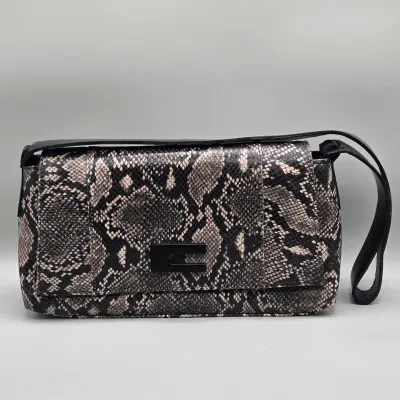 LOT 141: High Fashion Shoulder Bag Made in Canada