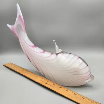 LOT 136: Damaged/Repaired Murano-style Fish and Murano Bird Figurines