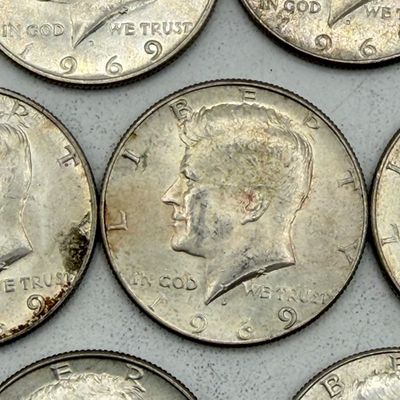LOT 173: Kennedy Half Dollar Coins (10) 1968, 1969 - 40% Silver