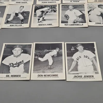 LOT 80: Collection of 1977 TCMA Renata Galasso Baseball Cards