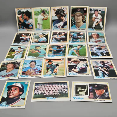 LOT 121: 1978 and 1980 Topps Baseball Cards - Eddie Murray, Paul Molitor, Reggie Jackson, Nolan Ryan and More