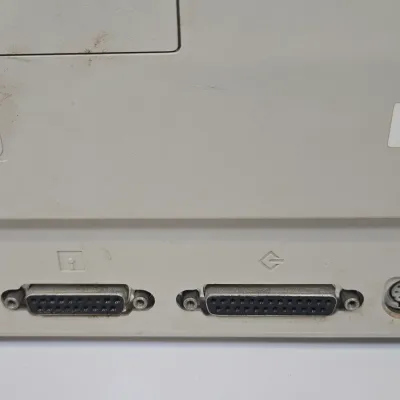LOT 62: Apple Macintosh SE Personal Computer