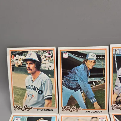 LOT 121: 1978 and 1980 Topps Baseball Cards - Eddie Murray, Paul Molitor, Reggie Jackson, Nolan Ryan and More