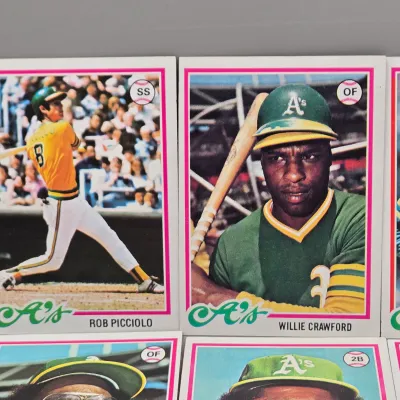 LOT 121: 1978 and 1980 Topps Baseball Cards - Eddie Murray, Paul Molitor, Reggie Jackson, Nolan Ryan and More