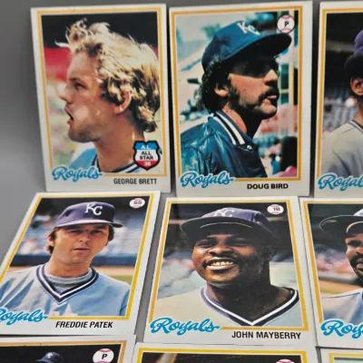 LOT 121: 1978 and 1980 Topps Baseball Cards - Eddie Murray, Paul Molitor, Reggie Jackson, Nolan Ryan and More