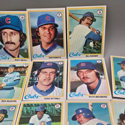 LOT 121: 1978 and 1980 Topps Baseball Cards - Eddie Murray, Paul Molitor, Reggie Jackson, Nolan Ryan and More