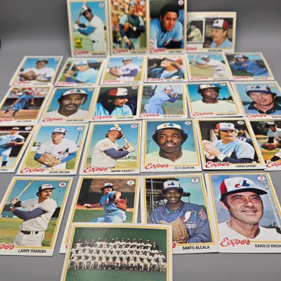 LOT 121: 1978 and 1980 Topps Baseball Cards - Eddie Murray, Paul Molitor, Reggie Jackson, Nolan Ryan and More