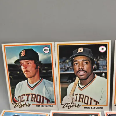 LOT 121: 1978 and 1980 Topps Baseball Cards - Eddie Murray, Paul Molitor, Reggie Jackson, Nolan Ryan and More