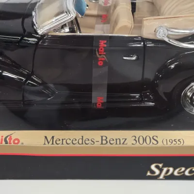 LOT 54: Maisto 1:18 Scale 1955 Mercedes-Benz 300S Die-Cast Special Edition Model and Vintage Bachmann Mini-Planes #16 Spirit of St. Louis
