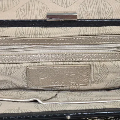 LOT 76: Collection of Purses