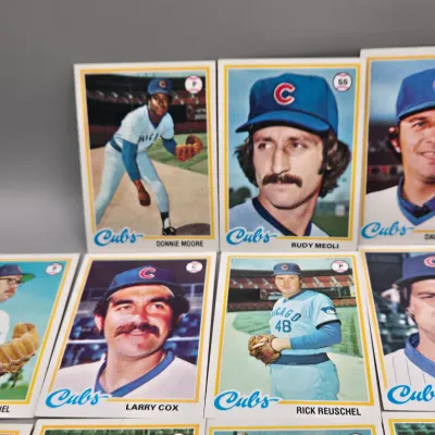 LOT 121: 1978 and 1980 Topps Baseball Cards - Eddie Murray, Paul Molitor, Reggie Jackson, Nolan Ryan and More