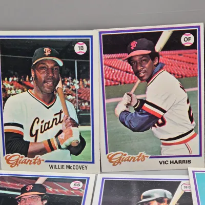 LOT 121: 1978 and 1980 Topps Baseball Cards - Eddie Murray, Paul Molitor, Reggie Jackson, Nolan Ryan and More