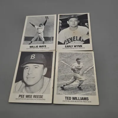 LOT 80: Collection of 1977 TCMA Renata Galasso Baseball Cards