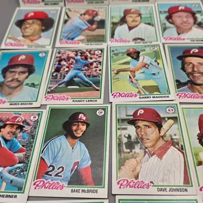 LOT 121: 1978 and 1980 Topps Baseball Cards - Eddie Murray, Paul Molitor, Reggie Jackson, Nolan Ryan and More