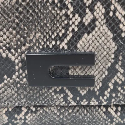 LOT 141: High Fashion Shoulder Bag Made in Canada