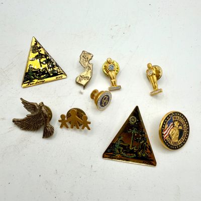 LOT 85: Big Lot of Political Pins. Buttons and More