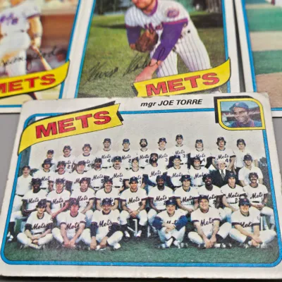 LOT 121: 1978 and 1980 Topps Baseball Cards - Eddie Murray, Paul Molitor, Reggie Jackson, Nolan Ryan and More