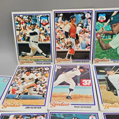 LOT 121: 1978 and 1980 Topps Baseball Cards - Eddie Murray, Paul Molitor, Reggie Jackson, Nolan Ryan and More