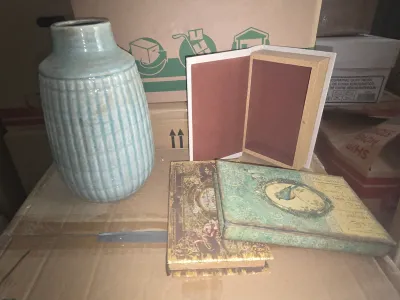 Sale Photo Thumbnail #185: 3 boxes 1 10" vase