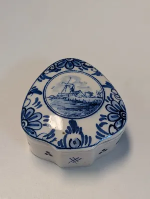1991 Copenhagen Porcelain Egg LE Of 5000 - No. 4 . 166, Hand Painted Delft & Blue & White Trinket Boxes