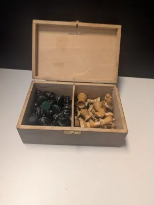 Lowe Board w/ Wooden Chess Pieces