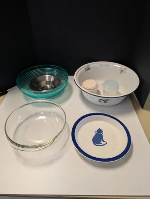 Serving Bowls Plastic, Glass, Enamel & Ceramic