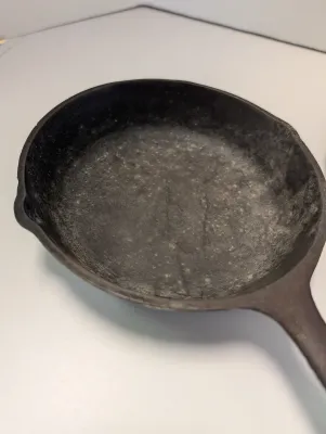 Pair Of Cast Iron Skillets - 1 Made In USA No. 5