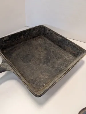 Cast Iron Corn Bread Skillet & Cast Iron Square Skillet Unmarked