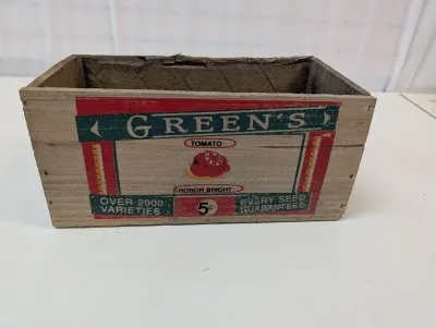 Green's "Honor Bright" Heirloom Tomato Wooden Box