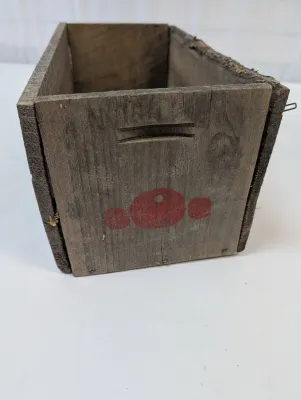 Green's "Honor Bright" Heirloom Tomato Wooden Box