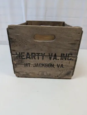 Vintage Wooden Box HEARTY-VA. INC MT. JACKSON, VA. - Smalley Package Company Berryville, VA.