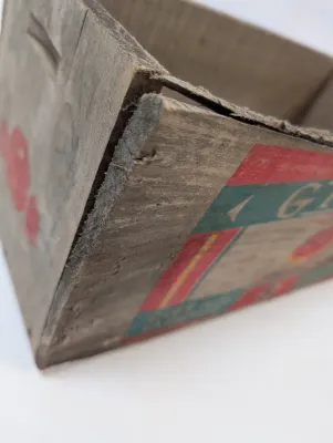 Green's "Honor Bright" Heirloom Tomato Wooden Box