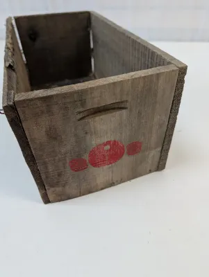 Green's "Honor Bright" Heirloom Tomato Wooden Box
