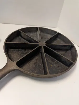 Cast Iron Corn Bread Skillet & Cast Iron Square Skillet Unmarked