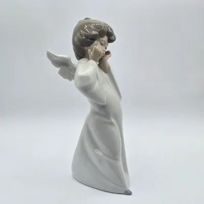LOT 19L: Lladro Mime Angel Figurine