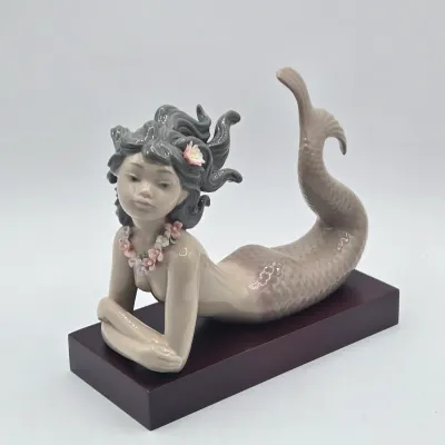 LOT 15L: Retired Lladro "Fantasy" Mermaid Figurine