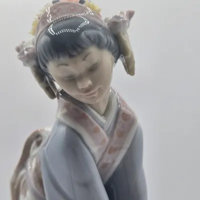 LOT 12L: Retired Lladró "Mayumi" Porcelain Figurine