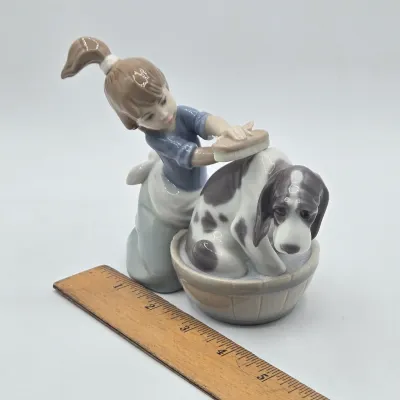 LOT 23L: Retired Lladró Bashful Bather Porcelain Figurine