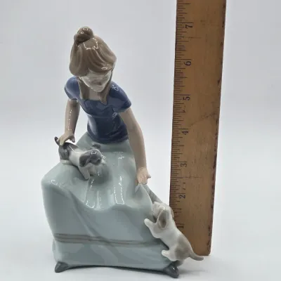 LOT 24L: Vintage Glazed Porcelain Figurine Titled "Playmates" by NAO by Lladró