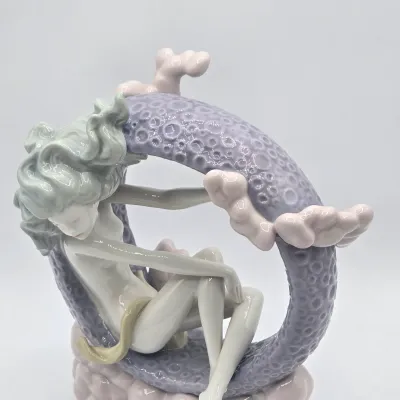 LOT 17L: Retired Vintage Lladró Porcelain Figurine Titled "Full Moon"