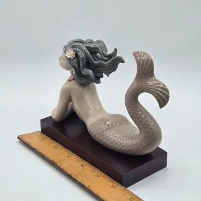 LOT 15L: Retired Lladro "Fantasy" Mermaid Figurine