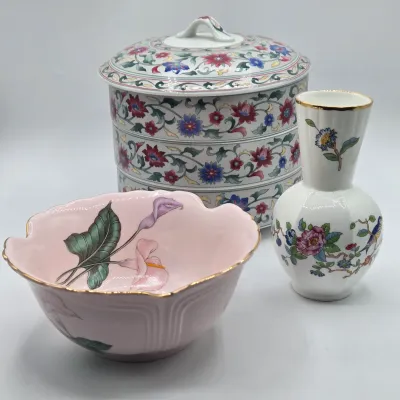 LOT 43L: Vintage Toyo Japan Pink Calla Lily Ceramic Bowl, AYNSLEY England Pembroke Flower Bird Pattern Bud Vase, and Vintage Japanese...