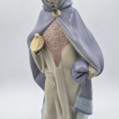 LOT 34L: Lladró King Balthasar Nativity Porcelain Figurine