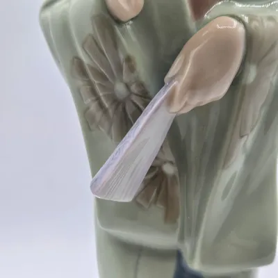 LOT 10L: Lladró "Oriental Spring" Porcelain Figurine