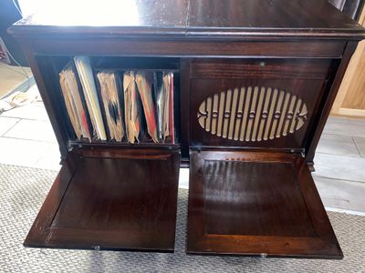 1903-1912 BRUNSWICK PHONOGRAPH WITH RECORDS